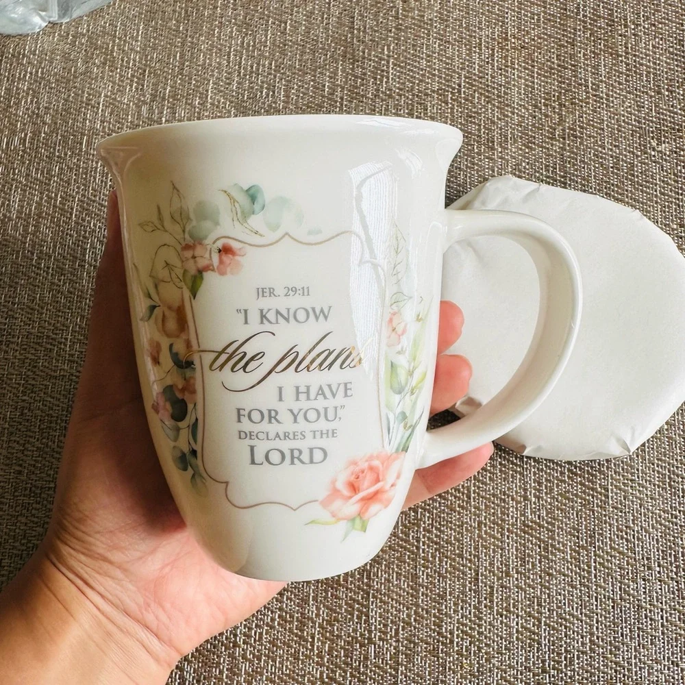 Floral Pink Ceramic Mug with Lid - Inspirational Scripture Design - Picture 3 of 8